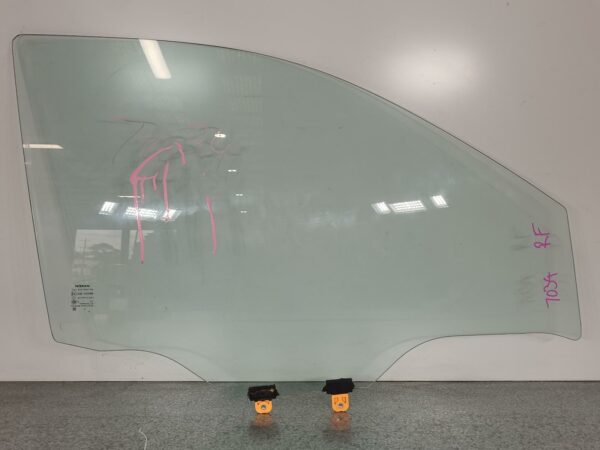 NISSAN NAVARA 2015-2025 RIGHT FRONT DOOR WINDOW NP300, TEMPERED, 04/15-