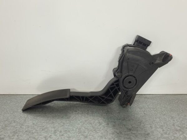 NISSAN NAVARA 2015-2025 PEDAL ASSEMBLY NP300, ACCELERATOR PEDAL (FLY BY WIRE), S