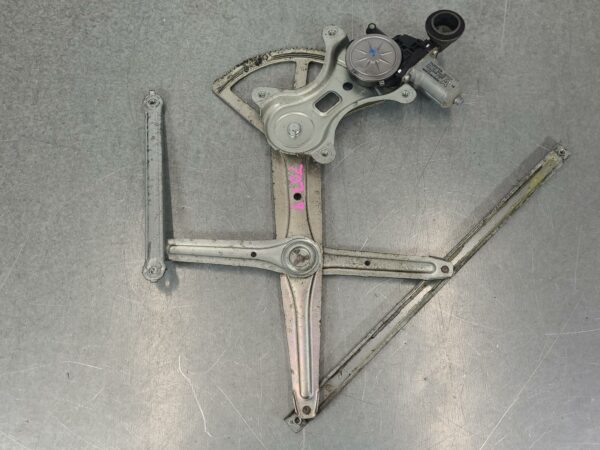 TOYOTA HILUX 2005-2015 RIGHT FRONT WINDOW REG/MOTOR POWER, 03/05-08/15