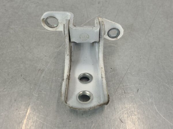 TOYOTA HILUX 2005-2015 DOOR HINGE/RUNNER UPPER, RH FRONT, 03/05-08/15