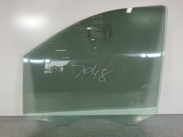 MERCEDES VITO 2015-2025 LEFT FRONT DOOR WINDOW 447, 03/15-