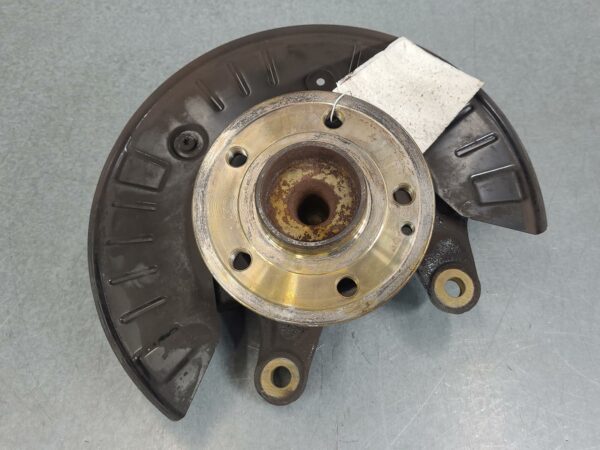 MERCEDES VITO 2004-2011 LEFT FRONT HUB ASSEMBLY 639, 04/04-01/11