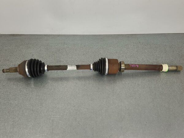 RENAULT TRAFIC 2015-2024 RIGHT DRIVESHAFT X82, MANUAL T/M, FWD, 01/15-