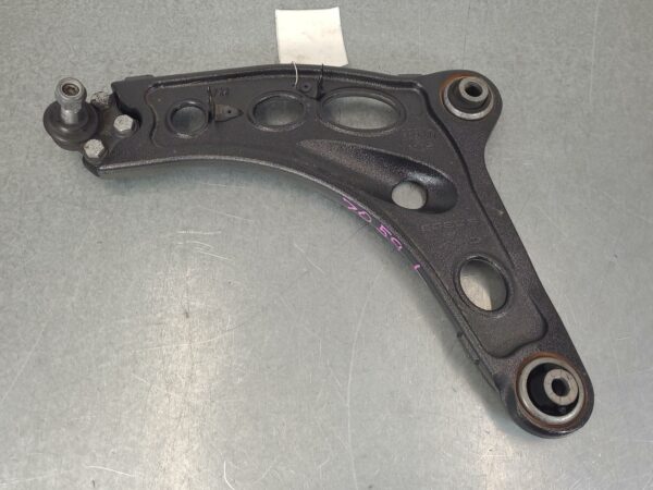RENAULT TRAFIC 2015-2025 LEFT FRONT LOWER CONTROL ARM X82, 01/15-