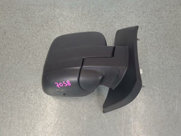 RENAULT TRAFIC 2015-2021 RIGHT DOOR MIRROR X82, BLACK, 01/15-12/21