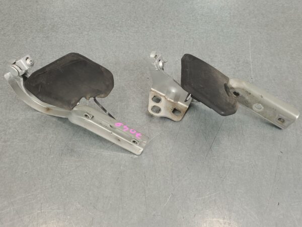 MERCEDES VITO 2015-2024 BONNET HINGE/STRUT 447, HINGES (PAIR), 03/15-