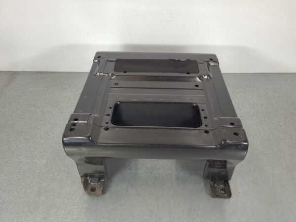 MERCEDES VITO 2015-2025 SEAT BOX 447, 03/15-