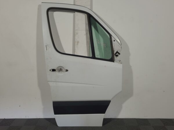 MERCEDES SPRINTER 2006-2018 RIGHT FRONT DOOR NCV3, VAN, 10/06-04/18