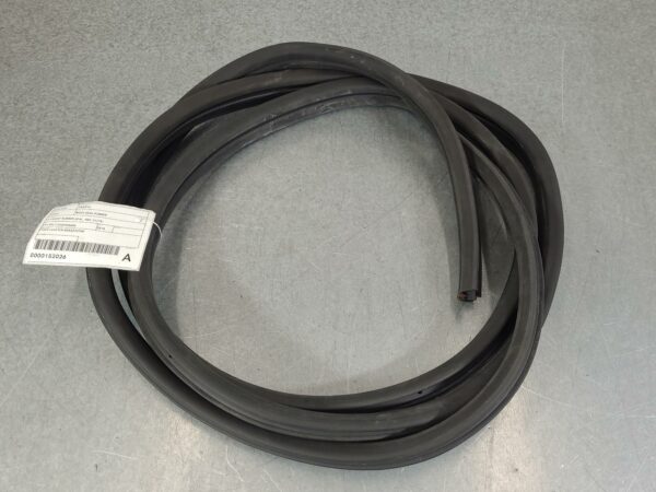 RENAULT TRAFIC BODY SEAL RUBBER LH FRONT RUBBER SEAL, X82, 01/15- 15 16 17 18 19