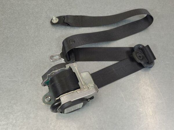 MERCEDES VITO 2004-2011 SEAT BELT RH FRONT, SEAT BELT ONLY, 639, GREEN PLUG TYPE