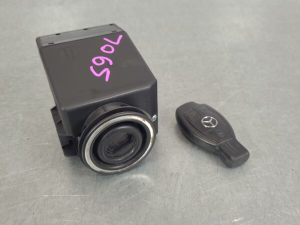 MERCEDES SPRINTER 2006-2018 IGNITION W/ KEY NCV3, AUTO T/M, 10/06-04/18