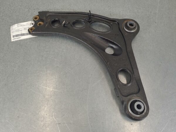RENAULT TRAFIC 2015-2025 LEFT FRONT LOWER CONTROL ARM X82, 01/15-