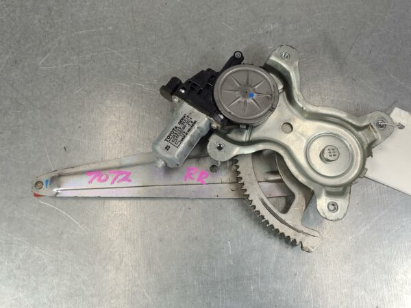 TOYOTA HILUX 2005-2015 RIGHT REAR WND REG/MOTOR POWER, DOOR REG ASSY (REG AND MO