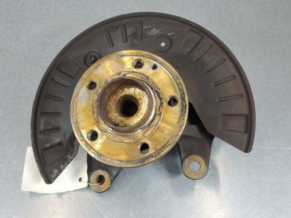 MERCEDES VITO 2004-2011 LEFT FRONT HUB ASSEMBLY 639, 04/04-01/11