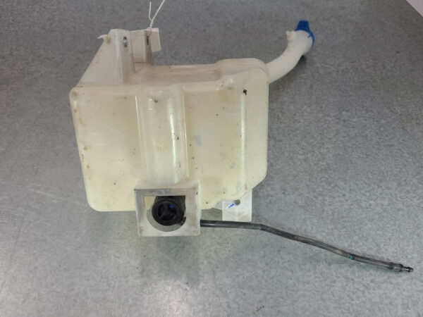 LDV DELIVER 9 2020-2024 WASHER BOTTLE 07/20-