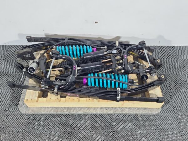 TOYOTA HILUX 2005-2015 LIFT KIT 03/05-08/15