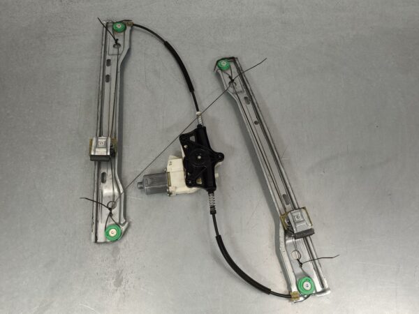 MERCEDES VITO 2015-2025 RIGHT FRONT WINDOW REG/MOTOR 447, 03/15-
