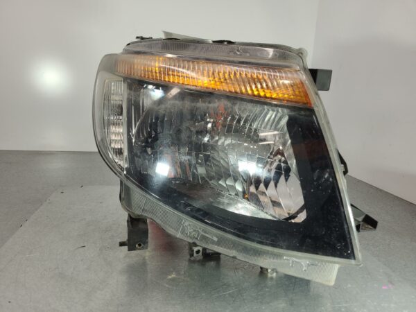 FORD RANGER 2011-2015 RIGHT HEADLAMP PX SERIES 1, XL/XLS/WILDTRAK, BLACK INSERT
