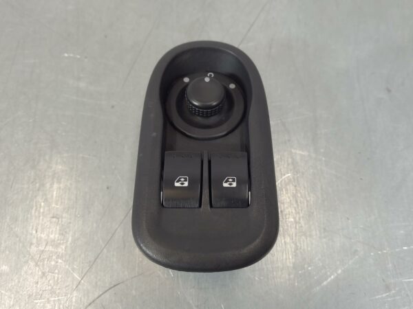 RENAULT MASTER 2011-2020 POWER WINDOW SWITCH RH FRONT (MASTER SWITCH), X62, 09/1