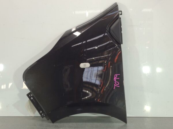 RENAULT TRAFIC 2015-2021 LEFT GUARD X82, REPEATER TYPE, 01/15-12/21