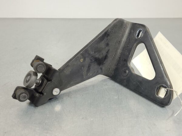 RENAULT TRAFIC 2015-2024 DOOR HINGE/RUNNER LOWER, LH SLIDING DOOR, X82, 01/15-