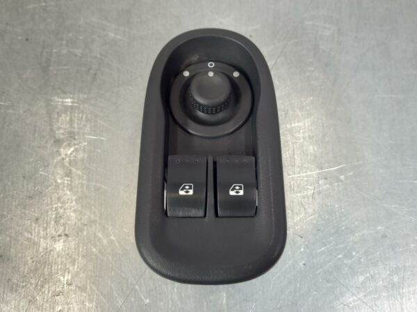 RENAULT MASTER 2011-2020 POWER WINDOW SWITCH RH FRONT (MASTER SWITCH), X62, 09/1