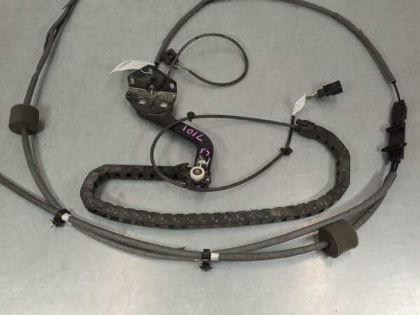 MERCEDES SPRINTER 2006-2018 DOOR HINGE/RUNNER LH SLIDING DOOR ROLLER (LOWER), VA