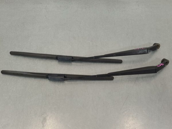 TOYOTA HILUX 2005-2011 WIPER ARM FRONT (PAIR), 03/05-06/11