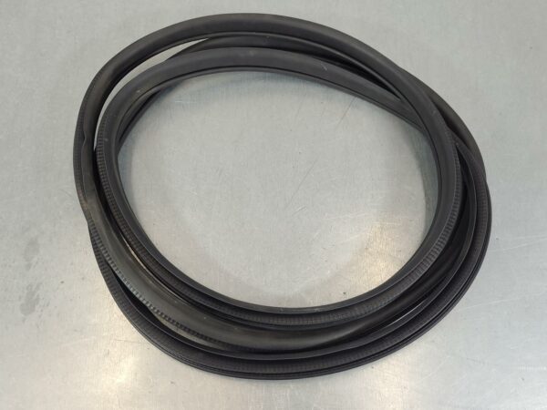 NISSAN NAVARA BODY SEAL RUBBER NP300, LH FRONT, RUBBER SEAL, DUAL CAB, 05/15- 15