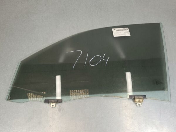 TOYOTA HILUX 2005-2015 LEFT FRONT DOOR WINDOW DUAL CAB, 03/05-08/15