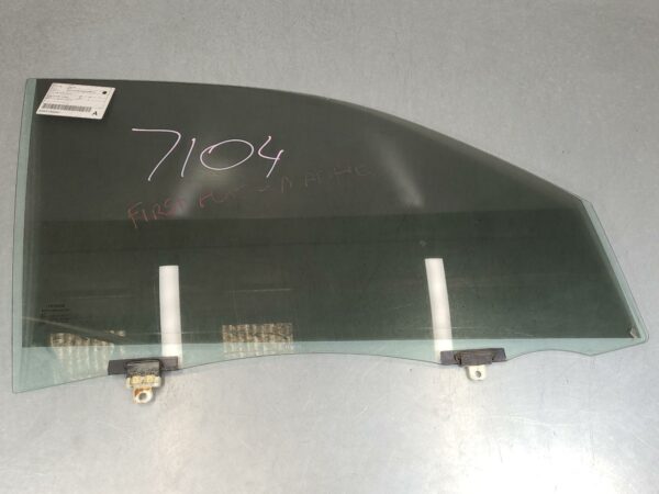 TOYOTA HILUX 2005-2015 RIGHT FRONT DOOR WINDOW DUAL CAB, 03/05-08/15