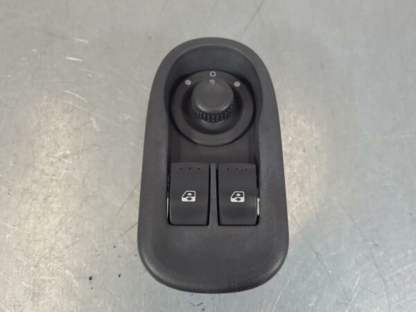 RENAULT MASTER 2011-2020 POWER WINDOW SWITCH RH FRONT (MASTER SWITCH), X62, 09/1