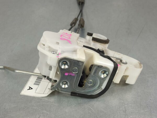 MITSUBISHI TRITON 2015-2023 LOCK MECHANISM RIGHT FRONT DOOR LOCK, SINGLE/EXTRA/D
