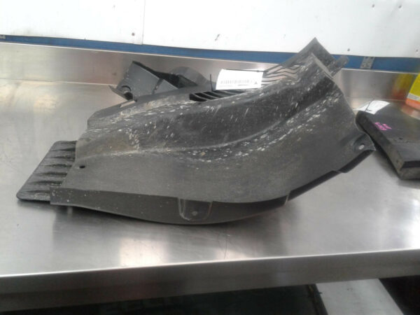 LDV DELIVER 9 07/2020-2024 LEFT FRONT GUARD LINER