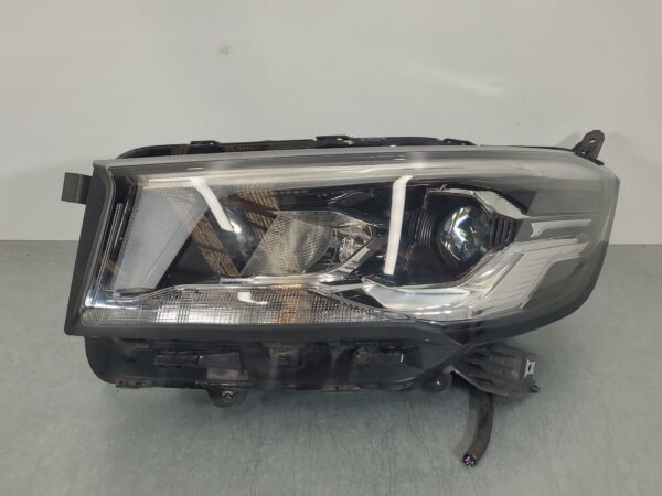 LDV DELIVER 9 2020-2024 LEFT HEADLAMP HALOGEN TYPE, 07/20-