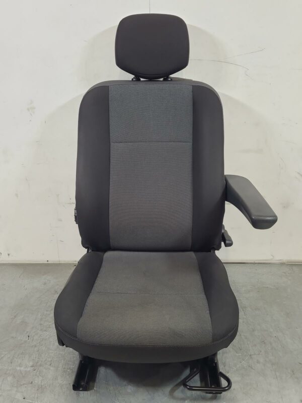 RENAULT MASTER 2011-2024 FRONT SEAT RH FRONT, X62, CLOTH, STANDARD TYPE SEAT, 09