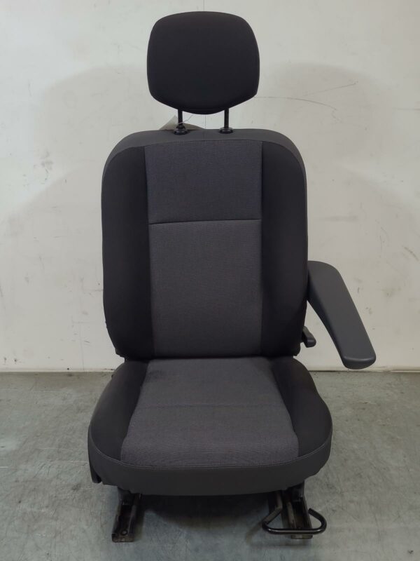 RENAULT MASTER 2011-2024 FRONT SEAT RH FRONT, X62, CLOTH, STANDARD TYPE SEAT, 09