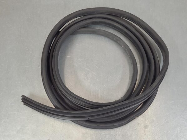 RENAULT MASTER BODY SEAL RUBBER LH SLIDING DOOR RUBBER SEAL, X62, 09/11- 11 12 1