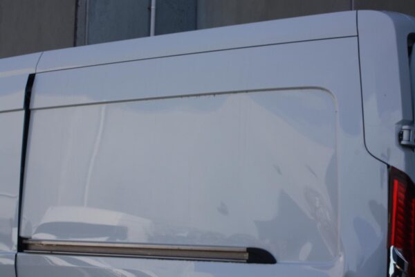 LDV DELIVER 9 07/2020-ON LOWER LEFT SLIDING DOOR RUNNER - Image 9