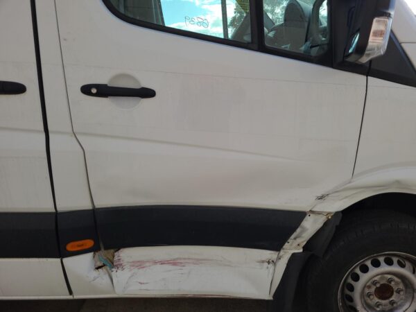 MERCEDES BENZ SPRINTER 10/2006-04/2018 CENTRE RIGHT SLIDING DOOR ROLLER VAN - Image 46