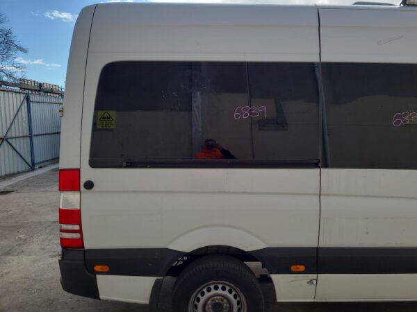 MERCEDES BENZ SPRINTER 10/2006-04/2018 CENTRE RIGHT SLIDING DOOR ROLLER VAN - Image 29