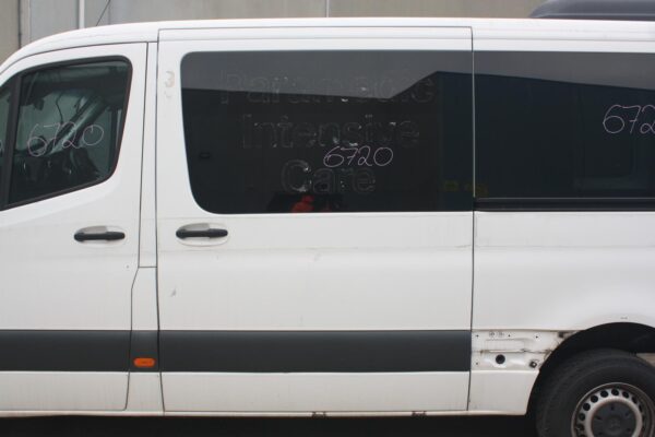 MERCEDES BENZ SPRINTER VS30 05/2018-2023 LEFT SLIDING DOOR HINGE ROLLER LOWER - Image 37