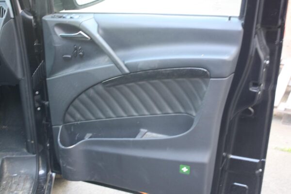 MERCEDES BENZ VIANO 03/2011-12/2014 DOOR TRIM LEFT REAR LEATHER BLACK - Image 88