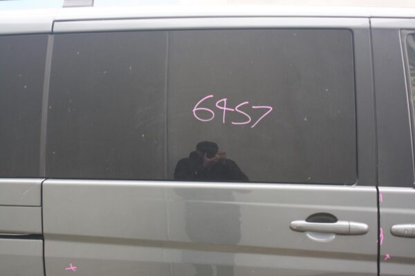 MERCEDES BENZ VIANO 07/2005-12/2014 BODY SEAL RUBBER FRONT RIGHT WAGON - Image 9