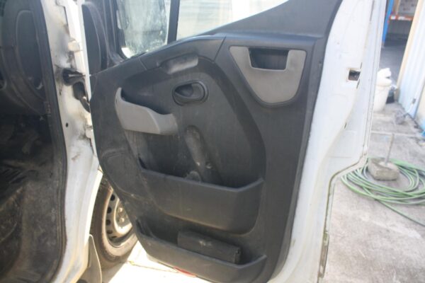 RENAULT MASTER X62 09/2011-ON LEFT FRONT RUBBER SEAL - Image 63