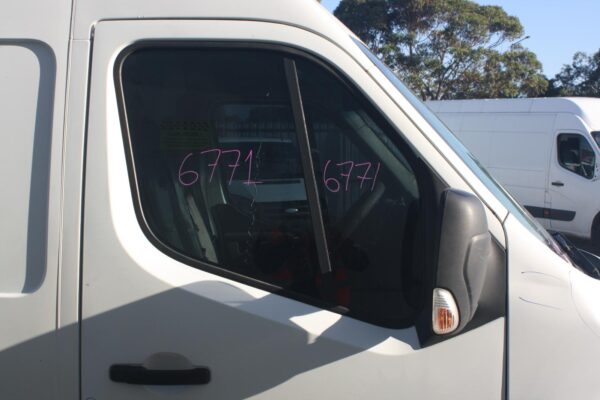 RENAULT MASTER X62 09/2011-ON LEFT FRONT RUBBER SEAL - Image 51