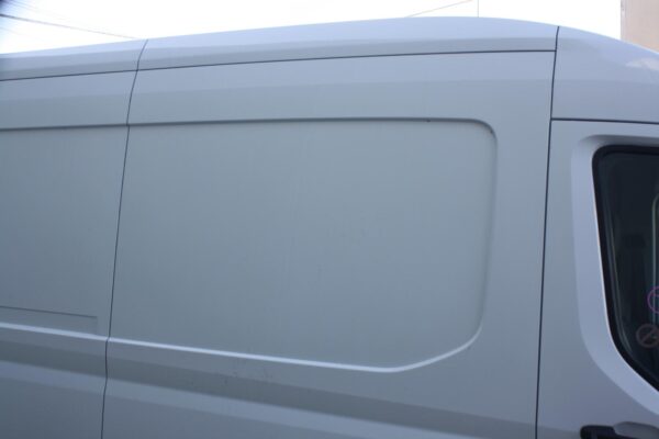 LDV DELIVER 9 07/2020-ON LOWER LEFT SLIDING DOOR RUNNER - Image 8