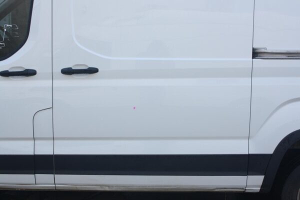 LDV DELIVER 9 07/2020-ON LEFT SLIDING DOOR RUNNER CENTRE - Image 24