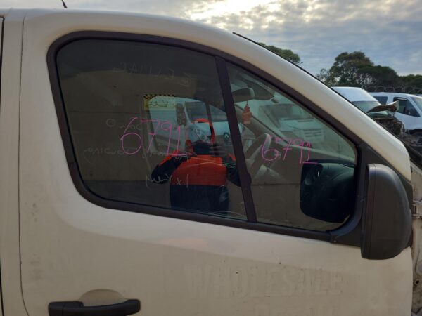 RENAULT TRAFIC X82 01/2015-ON LEFT FRONT DOOR - Image 5