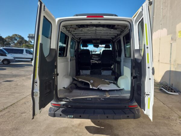 MERCEDES BENZ SPRINTER VS30 05/2018-ON HIGH LEVEL STOPLIGHT - Image 30